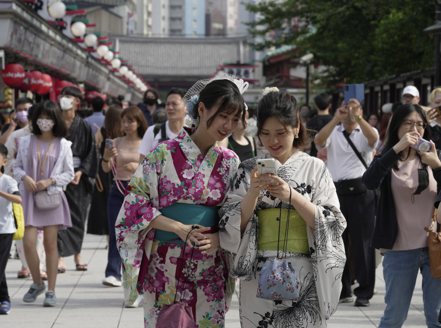 今年是疫情解封的元年，全球觀光客湧向日本，從觀光角度，日本已經恢復到疫情前的水準。歐新社