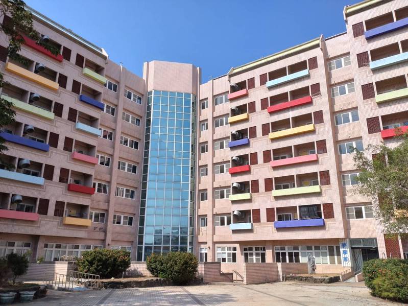 台南市社會局正對長青公寓進行ROT招商，要打造養生村。記者鄭惠仁／攝影