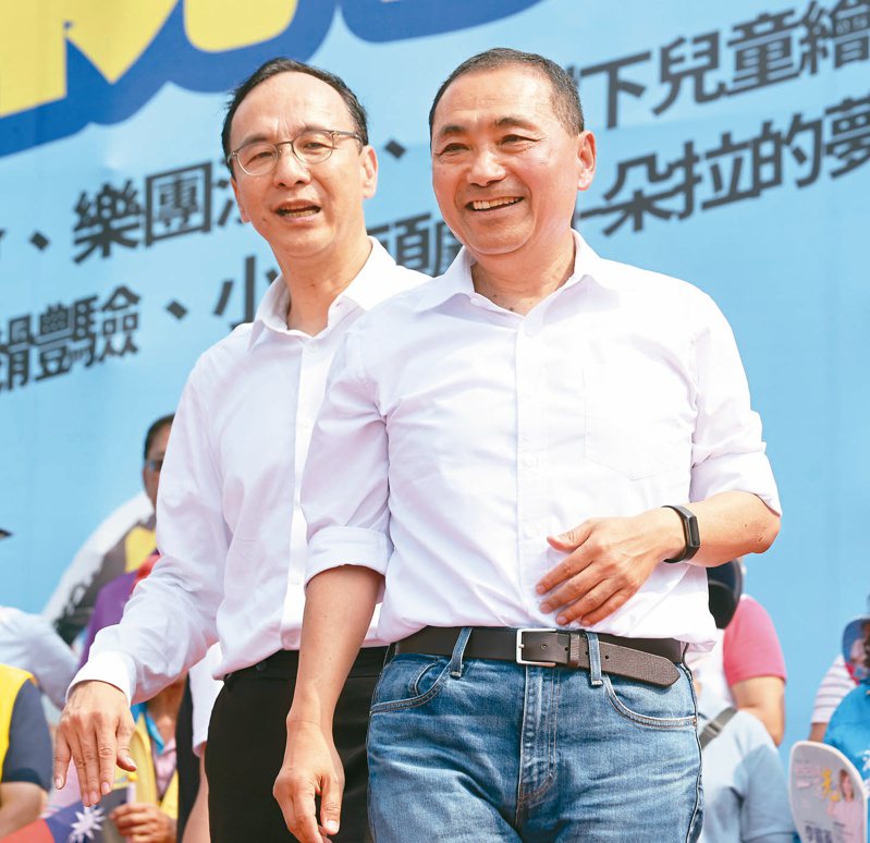 國民黨主席朱立倫（左）。（記者劉學聖／攝影）