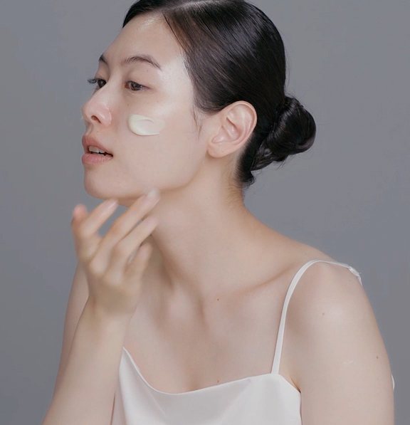 INCELLDERM映皙美明星商品活妍奇肌霜，找回肌膚光采。圖／RIMAN提供