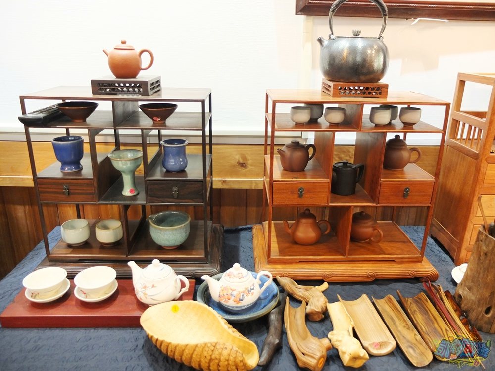 ▲有各式各樣很漂亮的茶器，宛如一座小型的茶杯、茶壺展覽館，值得細細欣賞。