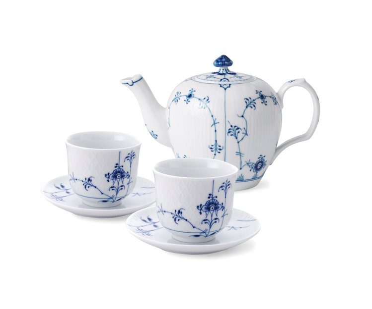 復興館獨家Royal Copenhagen經典中式茶組原價9800元，優惠價6800元，限量20組。圖／遠東SOGO提供