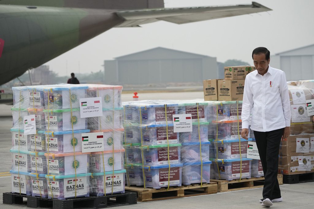 為聲援巴勒斯坦人民，印尼總統佐科威對外表態印尼「積極援助加薩」，還送出大批人道物...