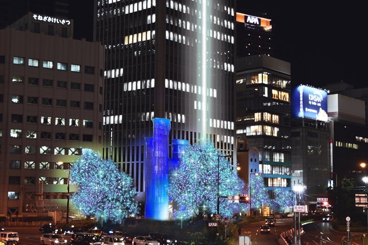 ▲梅田換氣塔周圍的「水都藍」點燈呈現1970年代的大阪。（示意圖）　圖：大阪・光之饗宴執行委員會事務局／來源