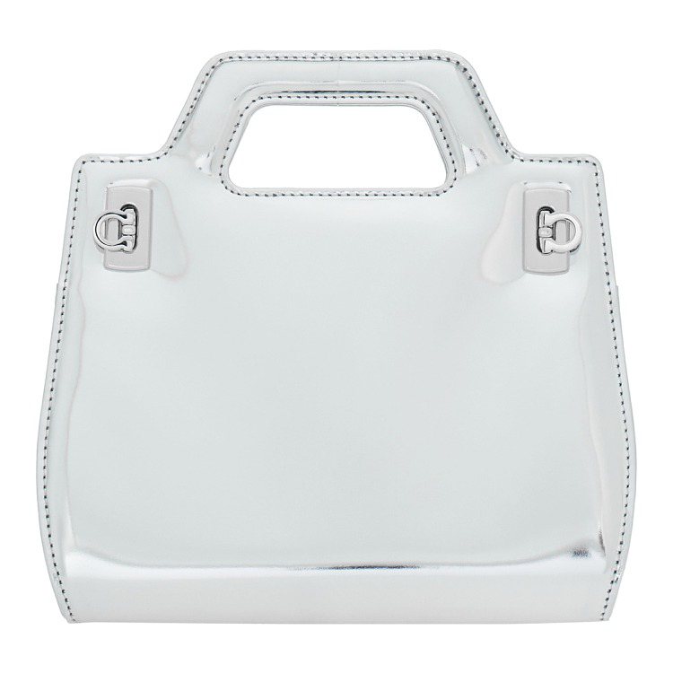 銀色鏡面迷你WANDA手提包，64,900元。圖／FERRAGAMO提供