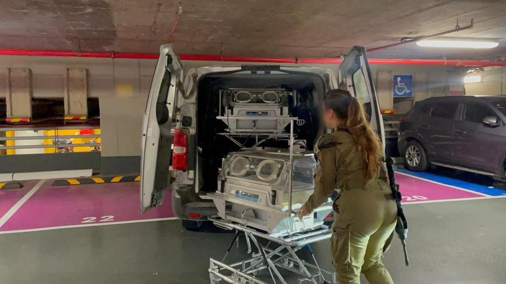 以色列國防軍15日入侵巴勒斯坦加薩走廊最大的西法醫院，執行針對哈瑪斯的「針對性行...