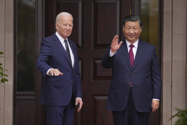 美國總統拜登（左）與中國國家主席習近平（右）於美西時間15日在舊金山灣區的費羅麗莊園進行會晤。 美聯社