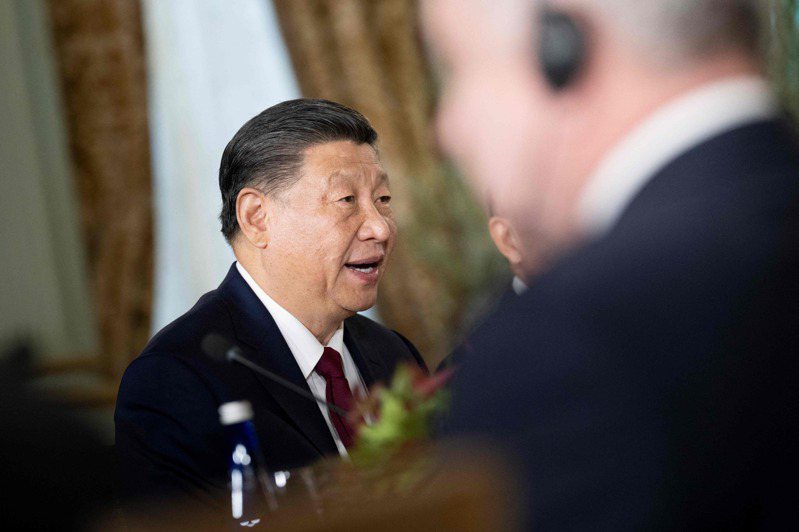 中國國家主席習近平在拜習會談中呼籲美國「不要圖謀打壓或遏制中國」。法新社