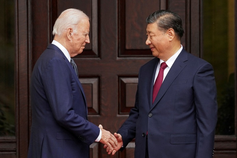 美國總統拜登（左）和中國大陸國家主席習近平（右）的拜習會，於美西時間11月15日舉行。路透