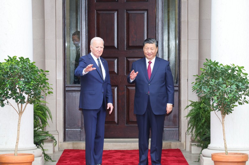 舊金山當地時間11月15日，中國大陸國家主席習近平（右）在美國舊金山費羅麗莊園同美國總統拜登（左）舉行中美元首會晤。新華社