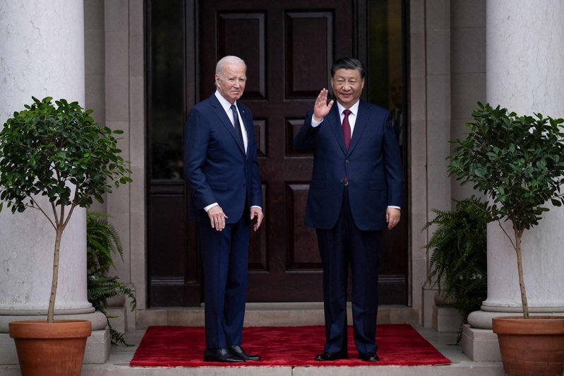 美國總統拜登（左）與中國大陸國家主席習近平15日在加州舊金山舉行峰會。法新社