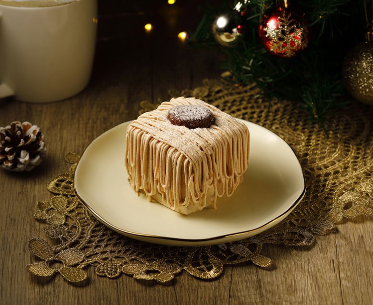 星巴克今年耶誕推出「蘭姆葡萄栗子蒙布朗」。圖/星巴克提供