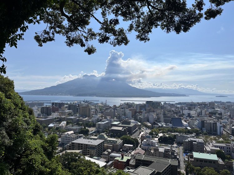 鹿兒島的城山展望台，可收櫻島火山與整座城市美景。記者羅建怡/攝影