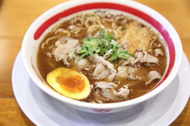 當人們談論日本美食時，「拉麵」常是討論的焦點，其在海外的分店也受到歐美饕客的推薦熱愛。拉麵示意圖，圖片來源／Ingimage。