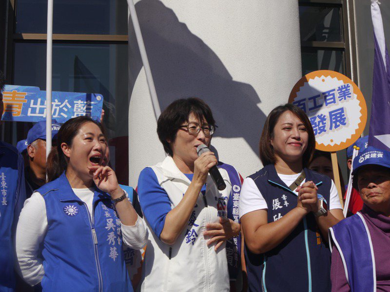 針對藍白合議題，台東縣長饒慶鈴呼籲選民票投真的可以為台灣犧牲自己的人。記者徐白櫻／攝影