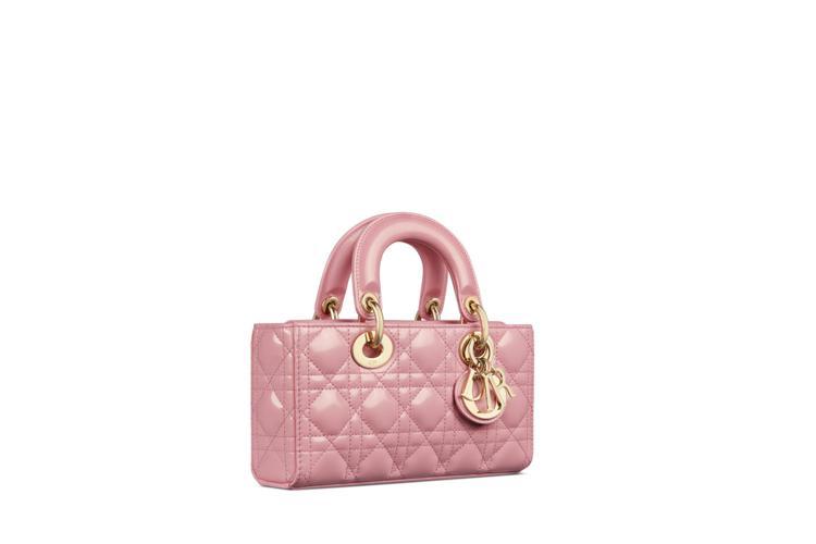 LADY D-JOY粉色小款包，15萬元。圖／DIOR提供