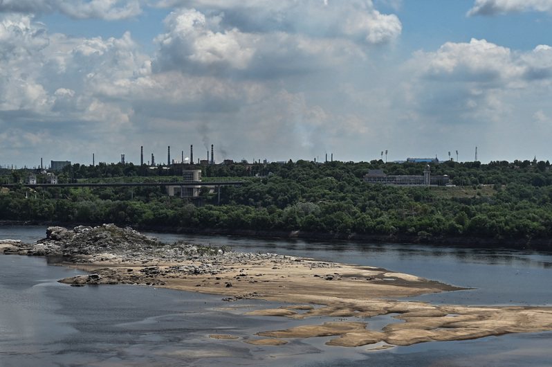 流經烏克蘭札波羅熱州的第聶伯河，攝於6月。路透