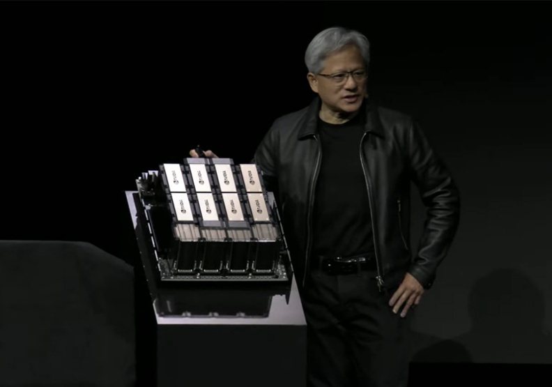 輝達能否憑藉H200晶片，一舉打敗超微（AMD）、微軟等競爭對手？擷自黃仁勳演說影片