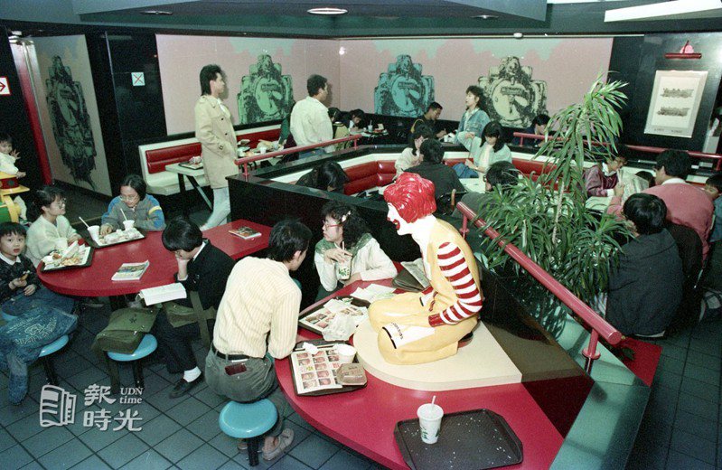 二十四小時營業的麥當勞。圖／聯合報系資料照(1987/12/30 游輝弘攝影)
