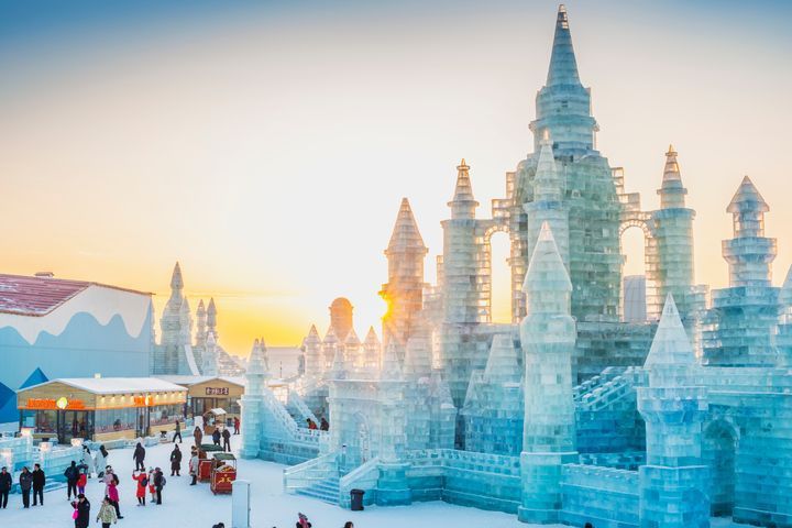 中國冬季旅遊：7個必訪浪漫追雪景點 500公尺超長冰滑梯、冰雕宮殿、雪地泡湯賞