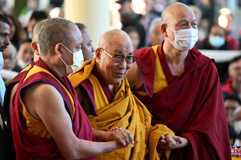 北京要求，達賴喇嘛轉世也必須遵循「國內尋訪、金瓶掣籤、中央政府批准」等原則。法新社