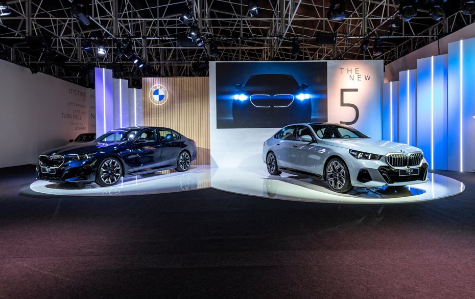 BMW總代理汎德於今日正式發表全新第八代BMW 5系列，全新BMW i5 eDrive40 M Sport與i5 M60 xDrive，建議售價分別為329萬元與485萬元。 圖／BMW汎德提供