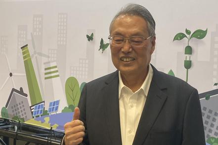 矽谷-物聯網產業大聯盟榮譽會長施振榮認為台灣可以發揮新能源技術輸出。 王郁倫攝影