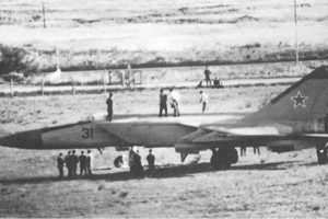 蘇聯中尉貝倫科所駕駛衝出函館機場跑道末端的米格-25（MiG-25）戰機。圖／美國空軍檔案照