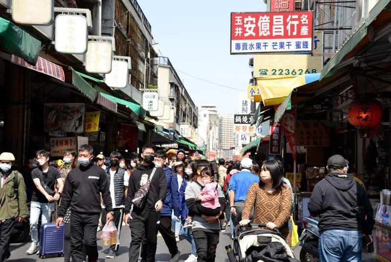 台南市國華街遊客總是絡繹不絕。 聯合報系資料照