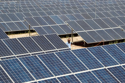 太陽能產業示意圖。 路透