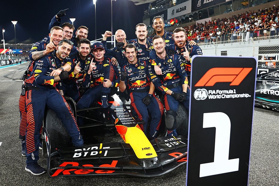 Max Verstappen今年度駕駛RB19奪下近乎完美的賽績，他也感謝Red Bull團隊的協力合作。 圖／Red Bull提供