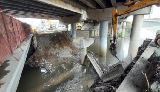 台南市三爺溪萬代橋工程已打開瓶頸段，增加通水斷面積約65.4%，預計明年完工。圖／台南市府提供