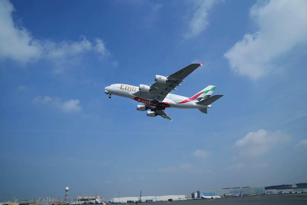 全球首例！阿聯酋航空成功以A380客機執飛100%永續航空燃料示範航班，立下永續...