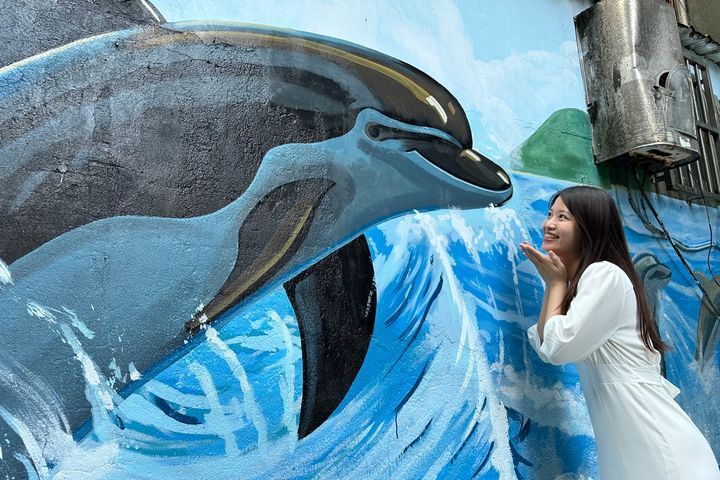 在城市裡遇見海豚？新北市3區巷弄彩繪，城市中轉身秒進童話世界！