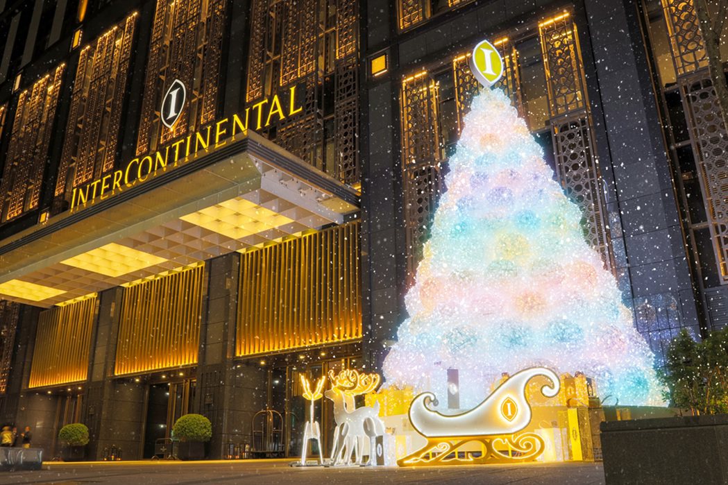 高雄洲際酒店「冬季樂園」為耶誕主題，增添浪漫氛圍。高雄洲際提供