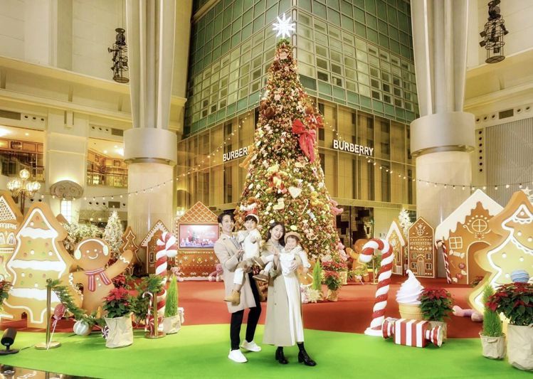 台北101購物中心4樓都會廣場打造耶誕童話王國。圖／台北101提供