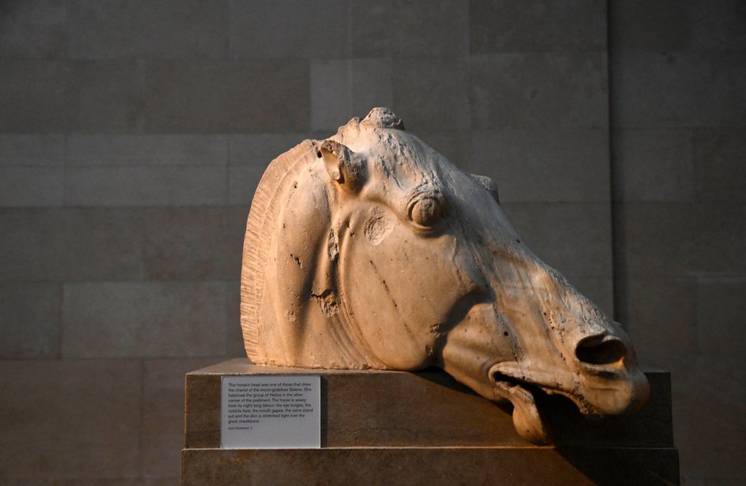 大英博物館收藏的帕德嫩神廟大理石像中，著名的馬頭石雕。 圖／路透社
