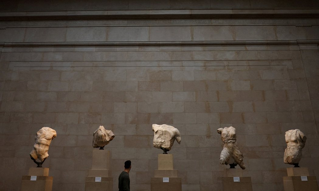 大英博物館的帕德嫩神廟大理石像共30多件，1801年被額爾金伯爵分批帶到英國。 ...