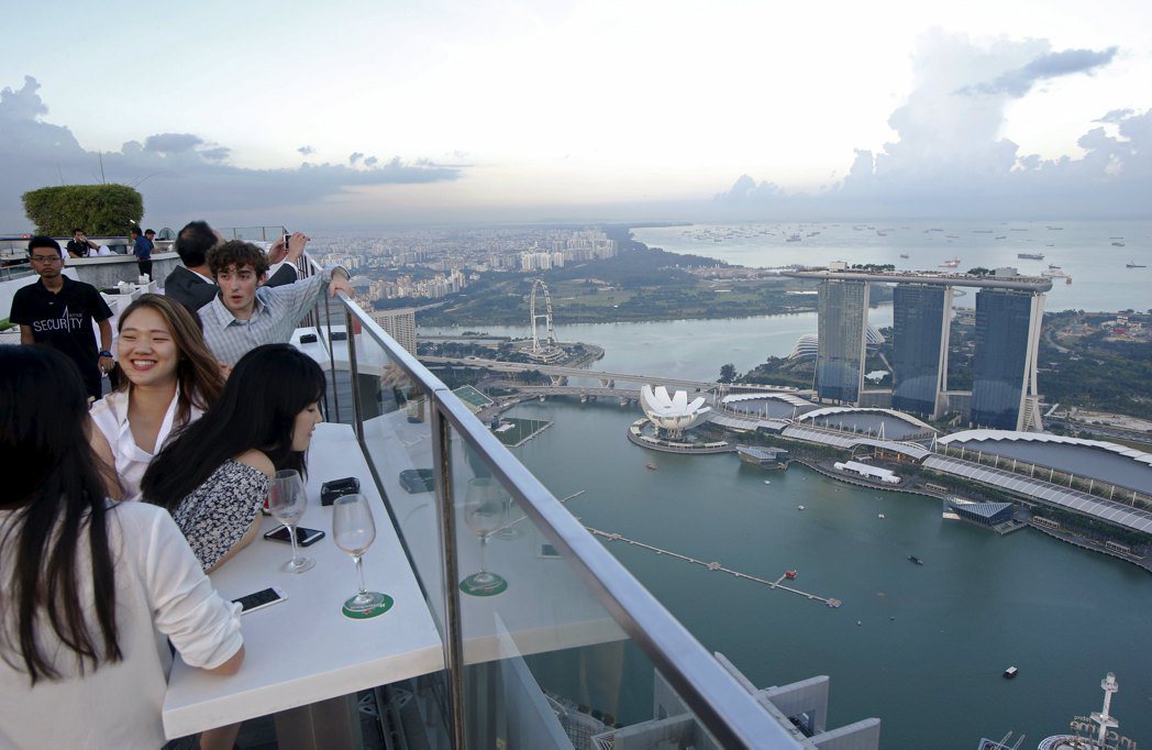 2023年全球生活成本最貴城市由新加坡和蘇黎世並列榜首。路透