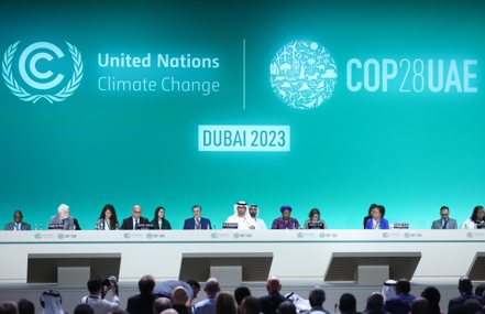 氣候峰會開幕第一天，各國政府就聯合國氣候災害賠償基金的架構達成協議。（歐新社）
