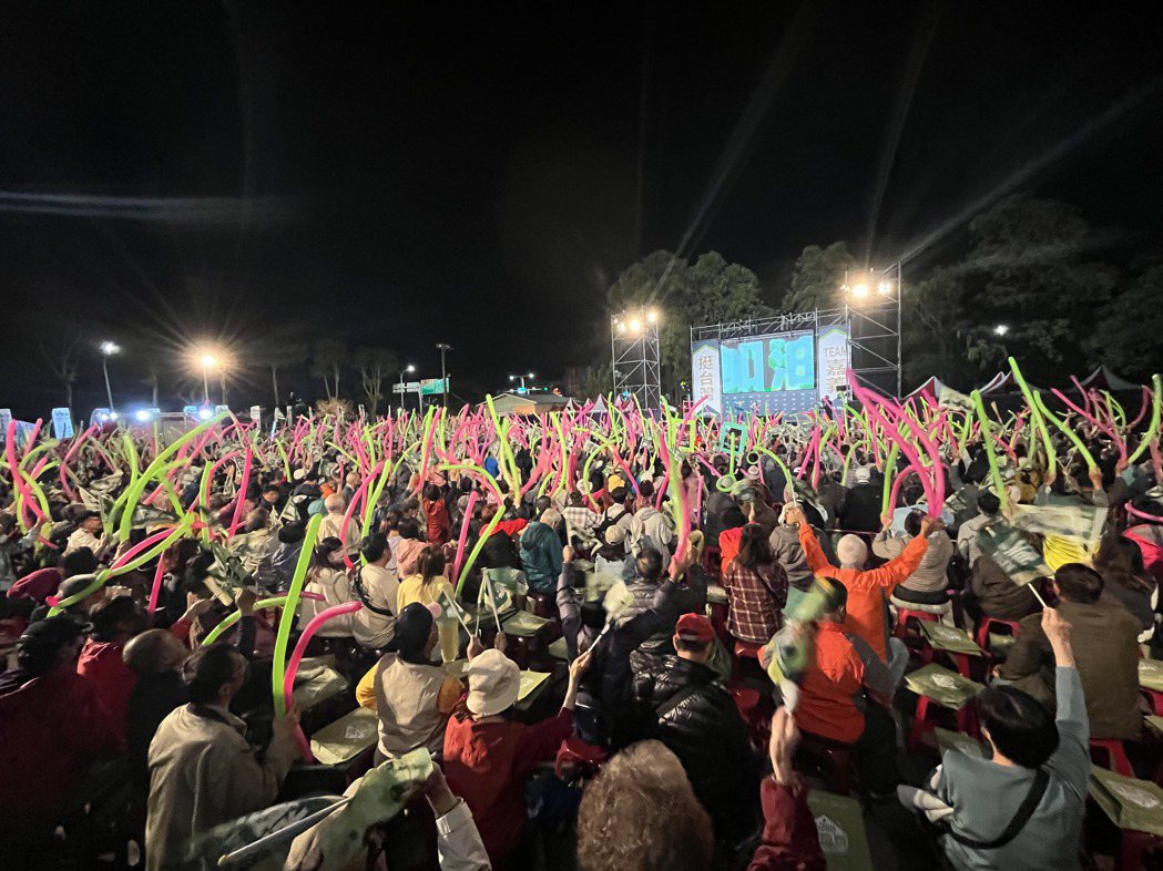 蔡英文總統今到嘉義市參加賴清德、王美惠競選總部成立大會，現場約3000人到場氣氛...