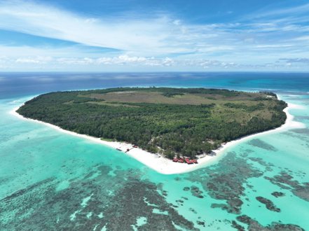 信義企業集團2019年購入環灘島，優先進行環境復育作為。圖／業者提供