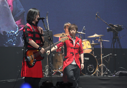 台灣著名樂團五月天在中國大陸的演唱會遭指控「假唱」，圖為五月天2014年在倫敦舉行演唱會的資料照。（中新社）