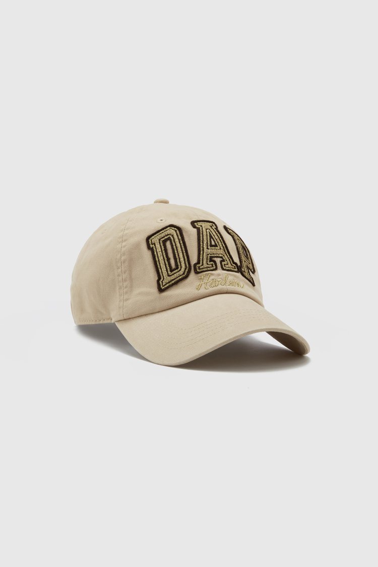 Gap x Dapper Dan限定聯名系列老帽，999元。圖／Gap提供