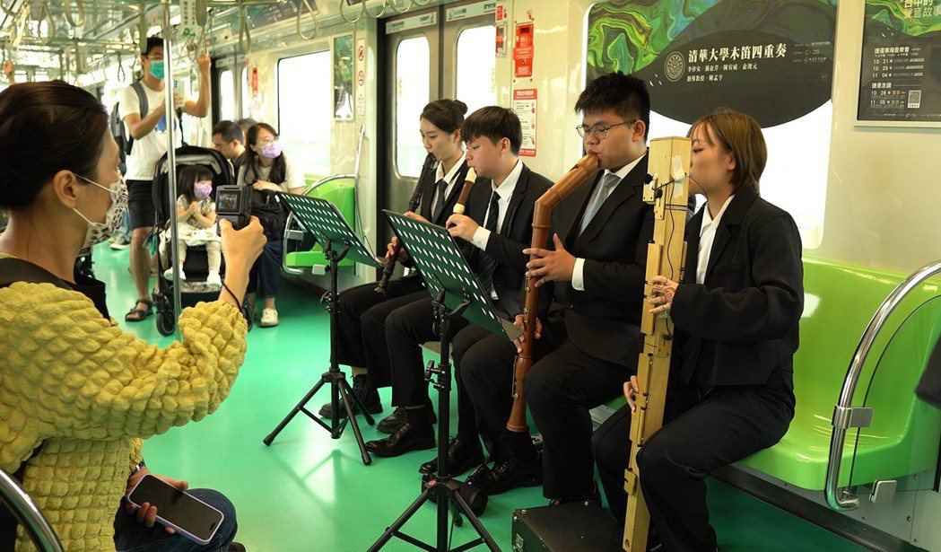 風行者舉辦快閃音樂會，搭捷運也能聆聽優美樂音。圖／台灣聲景協會提供
