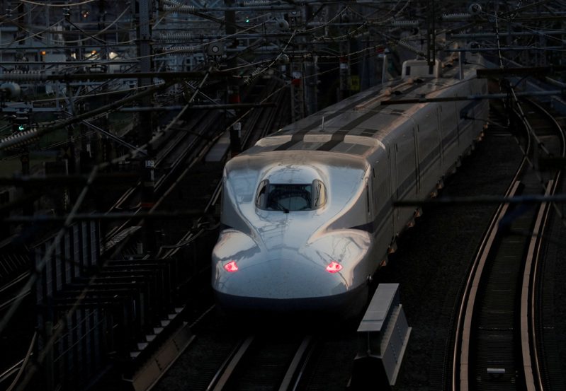日本新幹線在因應地震緊急停車方面有新突破，圖為新幹線子彈列車。 圖／路透
