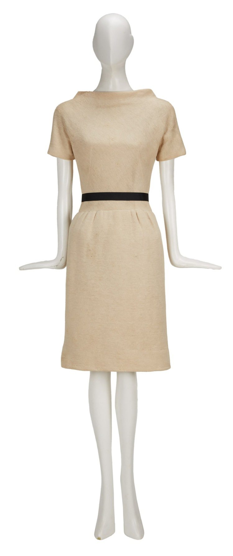 奧黛麗赫本在電影「謎中謎」（Charade）中穿著過的紀梵希（Givenchy）套裝，估價30,000美元起。圖／朱利安拍賣行提供
