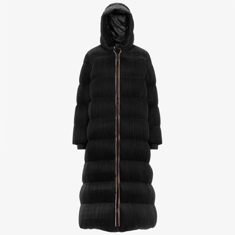 K-WAY R&D時尚系列Orlen Plisse超保暖長外套，42,800元。圖／K-WAY提供