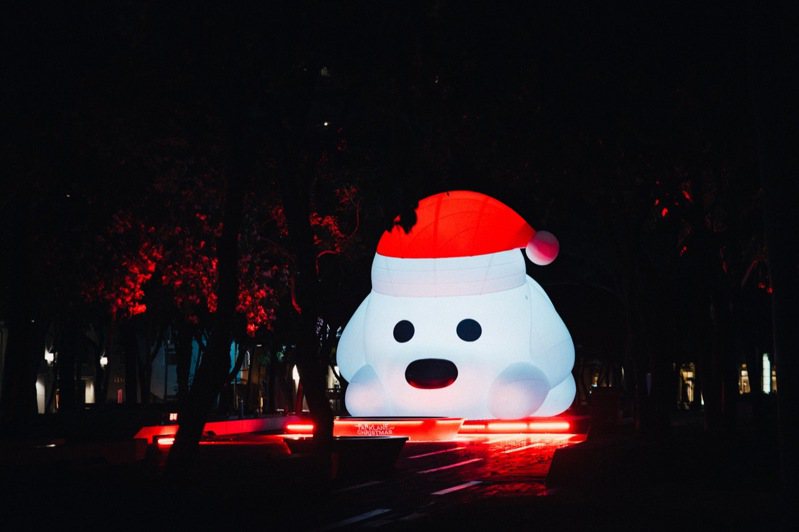 勤美PARKLANE CHRISTMAS集結30場藝術、音樂、馬戲與市集，還有日本插畫巨型萌犬一起過聖誕！
 圖／草悟系提供