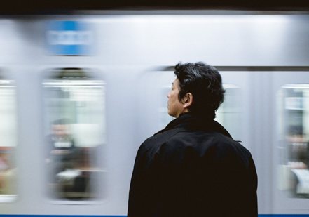 終身雇用制不再，日本中高齡上班族該怎麼辦？取自 Unsplash 